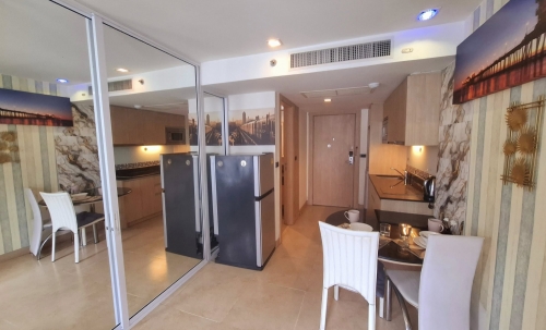 ให้เช่า The Cliff Pratumnak เดอะ คลิฟ พระตำหนัก 1 ห้องนอน วิวสระ