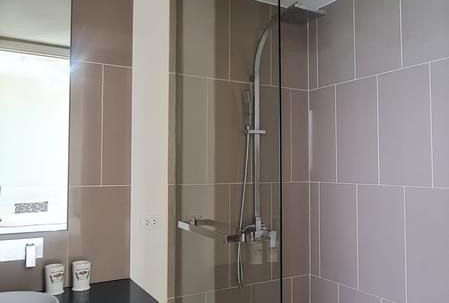 ปล่อยเช่ารายปี The Zire วงศ์อมาตย์ 2 ห้องนอน ชั้น 28 วิวทะเล