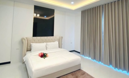 ให้เช่า Pool Villa 2 ชั้น 4 ห้องนอน 5 ห้องน้ำ ซอยสยาม