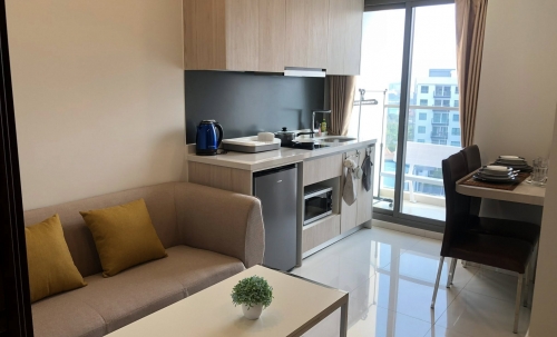 ขาย Arcadia Beach Resort Pattaya อะคาเดีย บีช รีสอร์ท พัทยา 1 ห้องนอน วิวสระ (2)