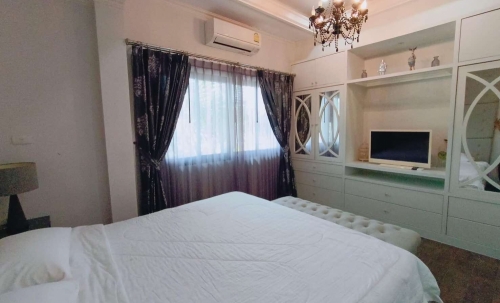 ให้เช่าพูลวิลล่า 3 ห้องนอน บ้านอำเภอ