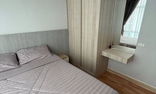 เดอะ ทวิน ทาวเวอร์ จอมเทียน