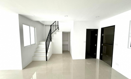 ขายทาวน์โฮม 2 ชั้น 3 ห้องนอน 2 ห้องน้ำ ซ.สยามคันทรีคลับ ใกล้ตลาดไร่วนาสินธ์ ติดเจ้าของ