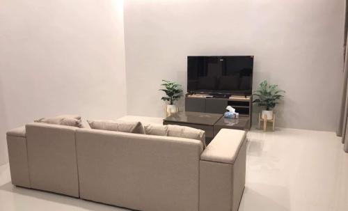 ขายพร้อมผู้เช่าบ้าน Pool Villa 3 ห้องนอน 2 ห้องน้ำ ใกล้โรงเรียนนานาชาติรีเจนท์ หนองปลาไหล (2)