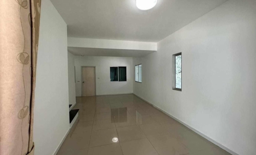 ขายพร้อมผู้เช่า ทาวน์โฮม 2 ชั้น หลังมุม 3 ห้องนอน 2 ห้องน้ำ เครือสหพัฒน์-ศรีราชา