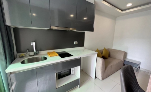 ขาย Arcadia Beach Continental Thappraya อะคาเดีย บีช คอนติเนนทอล ทัพพระยา 1 ห้องนอน วิวสระ (2)