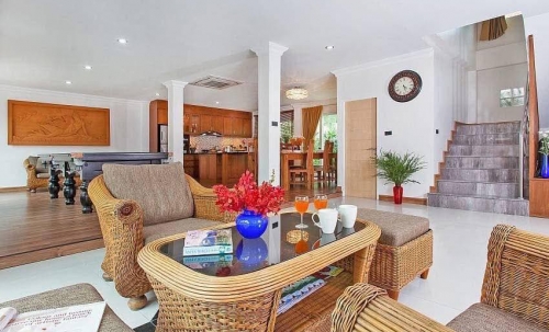 ให้เช่าพูลวิลล่า 4 ห้องนอน จอมเทียน