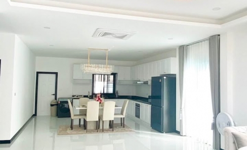 ให้เช่า Pool Villa 2 ชั้น 4 ห้องนอน 5 ห้องน้ำ ซอยสยาม