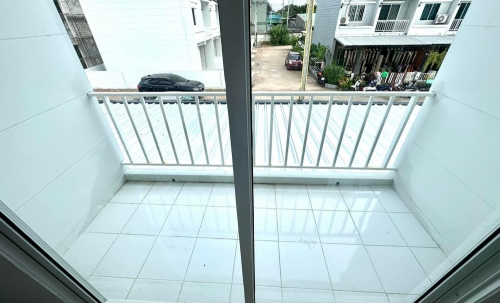 ขายทาวน์โฮม 2 ชั้น 3 ห้องนอน 2 ห้องน้ำ ซ.สยามคันทรีคลับ ใกล้ตลาดไร่วนาสินธ์ ติดเจ้าของ