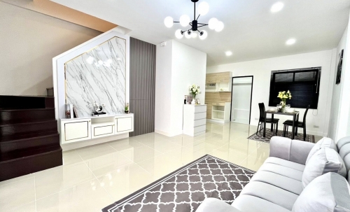 ขาย Town Home 2 ชั้น 3 ห้องนอน 3 ห้องน้ำ เนินพลับหวาน (2)